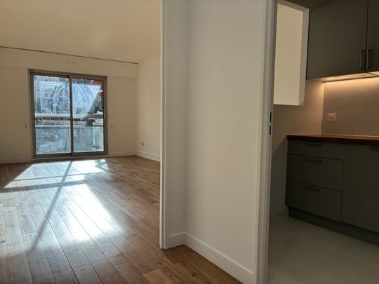 Location Appartement 3 pièces 67m² PARIS 15ème - Photo 1
