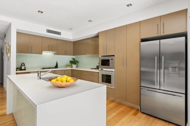 6 Month Lease ONLY - Expansive 2 Storey home with lock up garage close to Rozelle Parklands and Light rail - - Photo 1