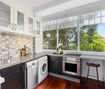 Superb studio in Darlinghurst's Grand `Versailles' Building - Photo 4