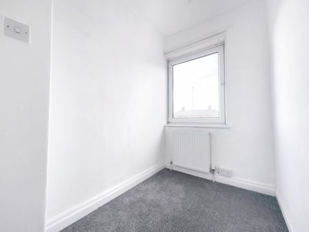 3 Bed End Terrace, Ivy Street, LS9 - Photo 3