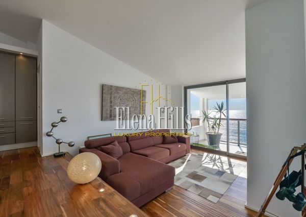 Large reformed apartment with magnificent sea views in front of the Mascarat Beach, Altea, Alicante