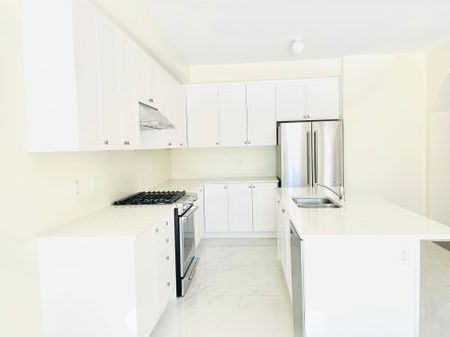 For Lease - 1188 Drinkle Crescent, Oshawa, Ontario - Photo 2