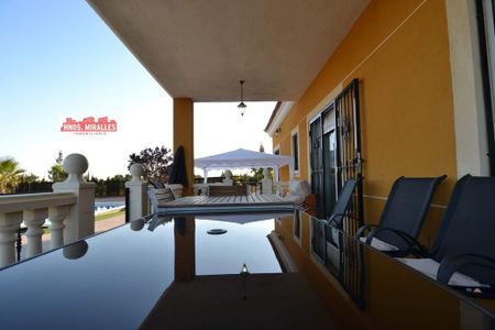 Luxury 5 room Detached House for rent in Perleta, Elche, Valencia - Photo 4