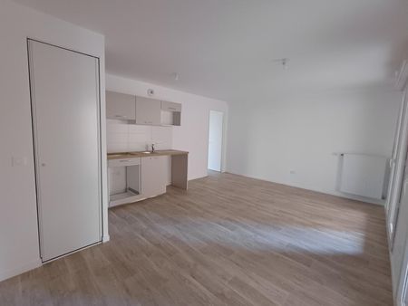 location Appartement T2 DE 58.1m² À BOBIGNY - Photo 2