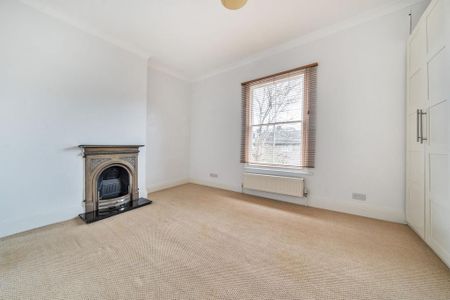 3 bedroom semi-detached house to rent - Photo 3