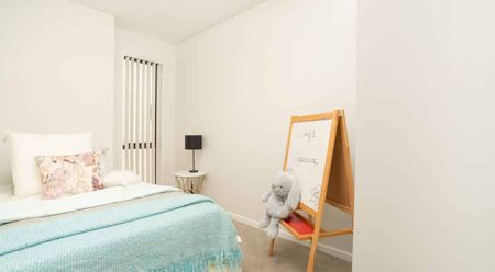 MANGERE BRIDGE, 3 BEDROOMS - Photo 2