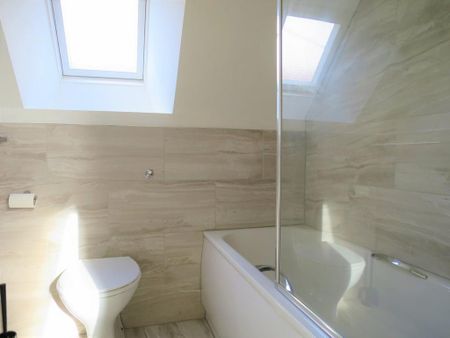 4 bedroom flat to rent - Photo 5