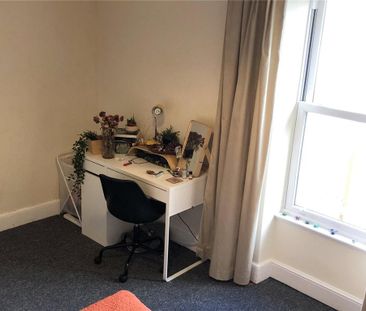 4 bedroom terraced house to rent - Photo 5