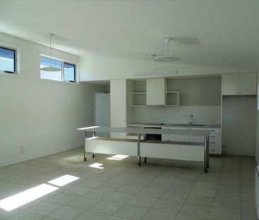 Modern and Low Maintenance - Photo 5