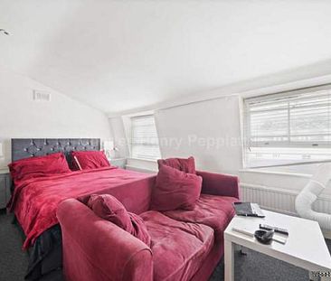 3 bedroom property to rent in London - Photo 3