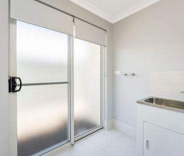 Fresh, Modern & Perfectly Positioned Less Than 1km from the Heart o... - Photo 4