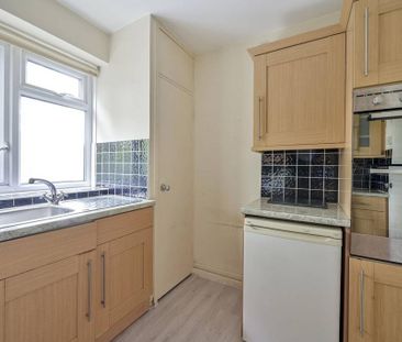 4 bedroom flat to rent - Photo 5