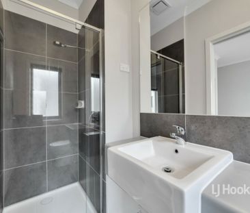 21/64 Escapade Boulevard, Craigieburn VIC, Belconnen - Photo 4