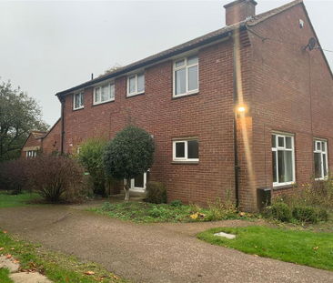 5 bedroom detached house to rent - Photo 2