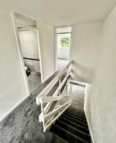Merton Close, Oldbury, B68 - Photo 4