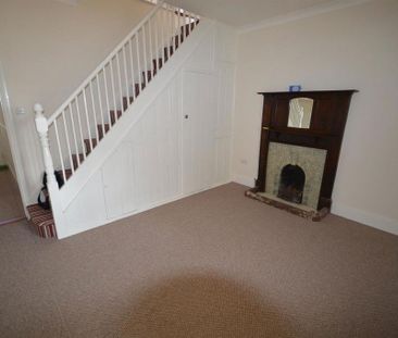 2 bedroom semi-detached house to rent - Photo 5