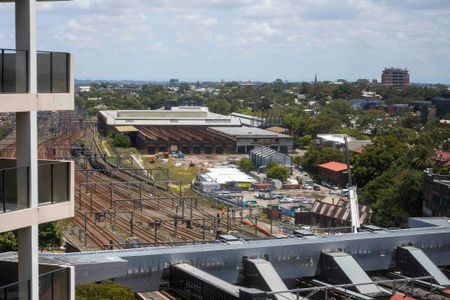 906 / 1a Lawson Square - Photo 5