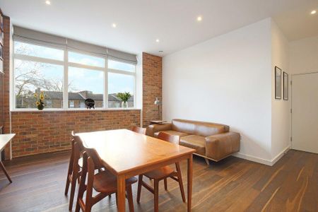 3 bedroom flat to rent - Photo 4