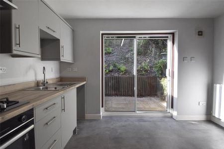 2 bedroom terraced house to rent - Photo 2