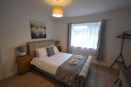3 bedroom semi-detached house to rent - Photo 4