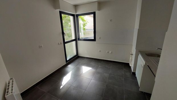 location Appartement T3 DE 65.77m² À PARIS - Photo 1