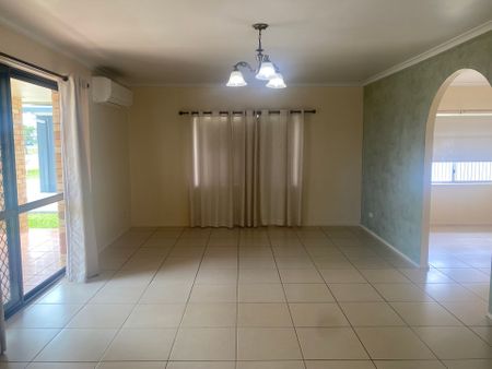 Charming 3-Bedroom Family Home in South Mackay – Comfort Meets Convenience! - Photo 5