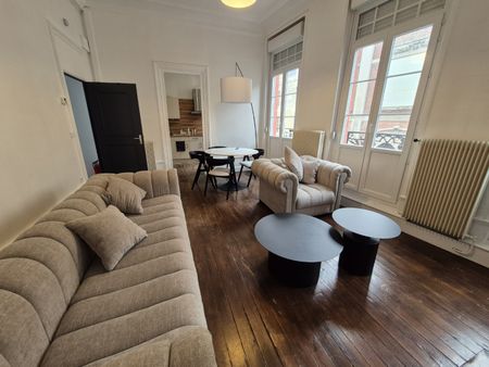 Location Appartement 2 pièces 55m² CAMBRAI 59400 - Photo 2