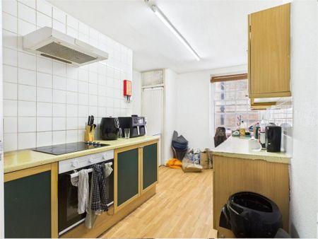 3 bedroom apartment to rent - Photo 4