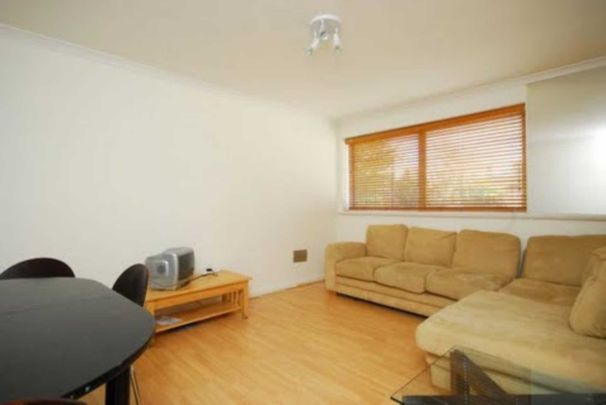 2 bed flat to rent - Photo 1