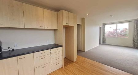 Peverel St Riccarton. - Photo 4