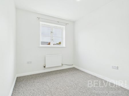 Semi-detached house to rent on - Photo 3