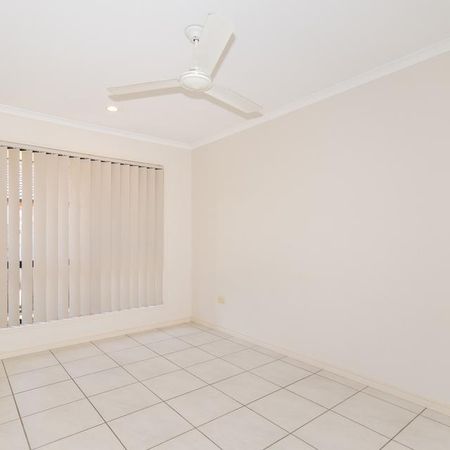 SPACIOUS HOME ON HUGE BLOCK - Photo 3