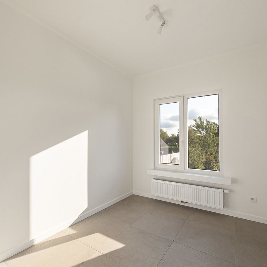 Woning met 3 slaapkamers, tuin en garage - Photo 1