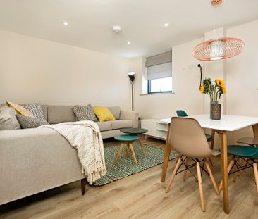 Corner House, Cathays - Photo 1