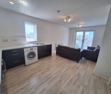 2 Bed Flat, Millers Brow Walk, M9 - Photo 2