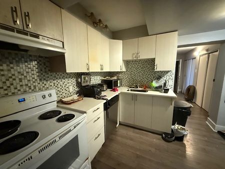 1004-420 Parkdale Ave - Photo 2