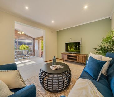 Spacious family home in ideal location - Photo 3