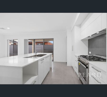 5 Ambrella Street, Treeby, WA 6164 - Photo 5