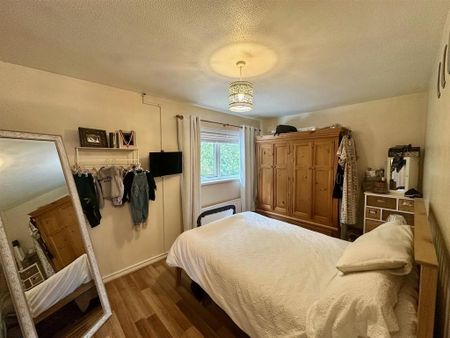 2 bedroom semi-detached house to rent - Photo 3
