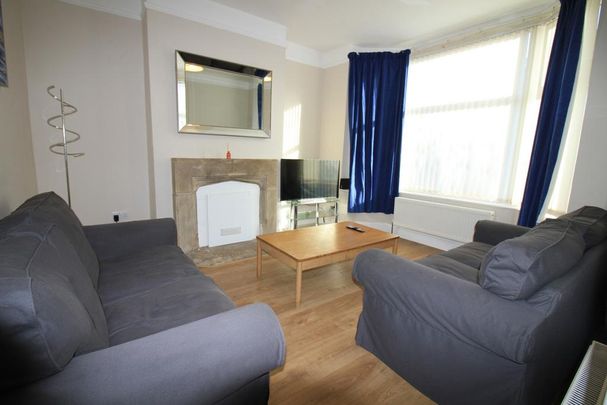 4 bedroom terraced house to rent - Photo 1