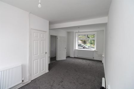 House - Terraced For Rent Ty'r Felin Street, Mountain Ash - Photo 2