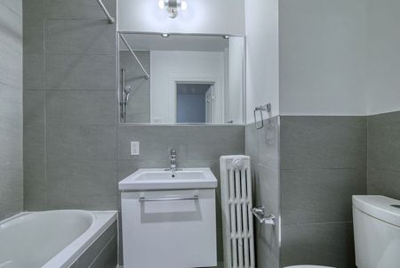 3710-3730 Queen Mary - Photo 3