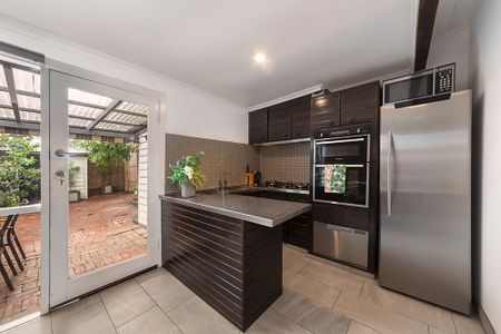 27 Coronet Street, Flemington VIC 3031 - Photo 2