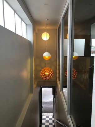 Central Hastings 3BR Sunny Apartment power incl! - Photo 1