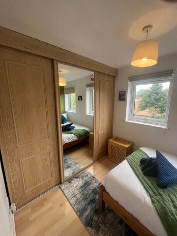 1 Bed Flat, Whiteadder Way, E14 - Photo 2