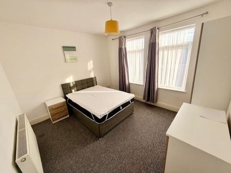 Regent Street, Kettering - Photo 2