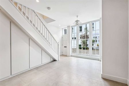 Cranley Mews, London, SW7 3BY - Photo 5