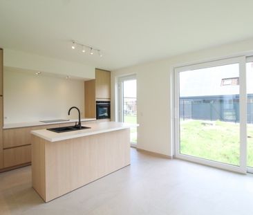 Energiezuinige nieuwbouwwoning te huur in rustige wijk te Sijsele - Photo 2
