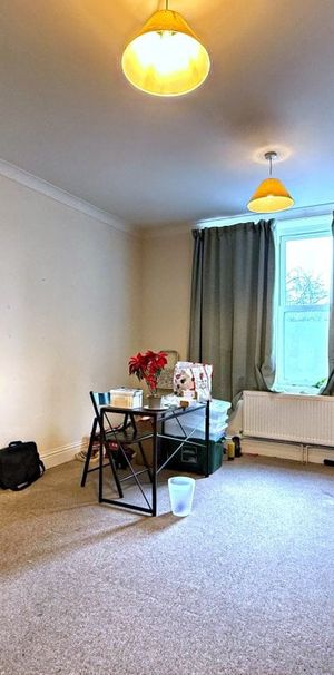 Broadwater Road, WORTHING - Photo 1