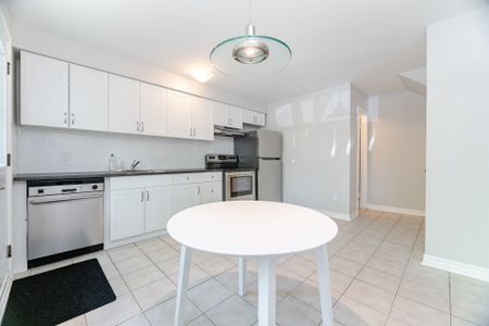 For Lease - 674 Francis Road, Burlington, Ontario - Photo 4